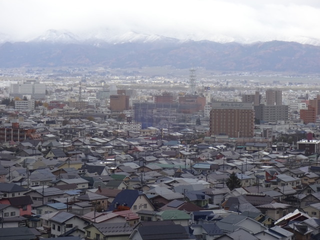 静寂に包まれた秋の飯盛山_c0141223_17542106.jpg