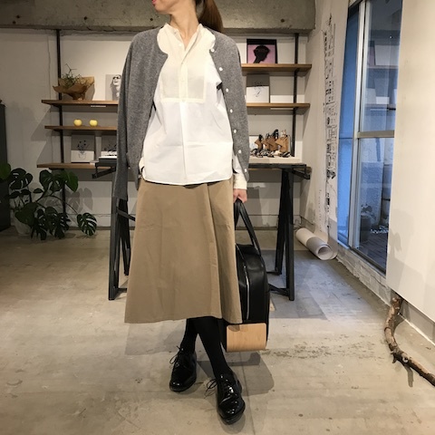 カシミヤのカーディガン_d0364239_17484783.jpg