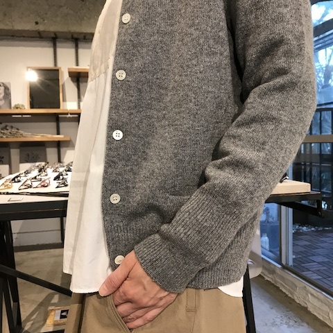 カシミヤのカーディガン_d0364239_18065535.jpg