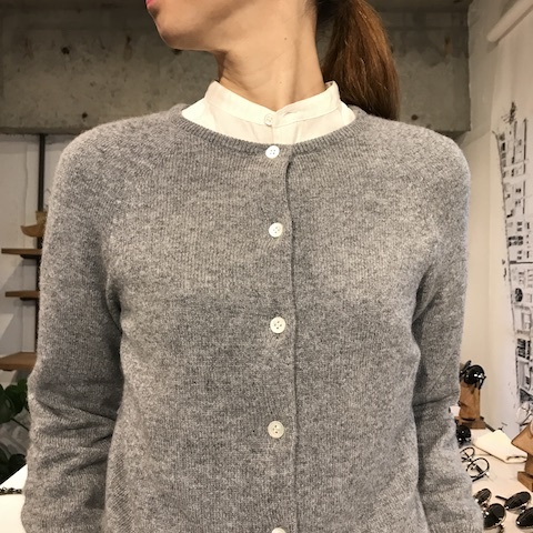 カシミヤのカーディガン_d0364239_19062637.jpg