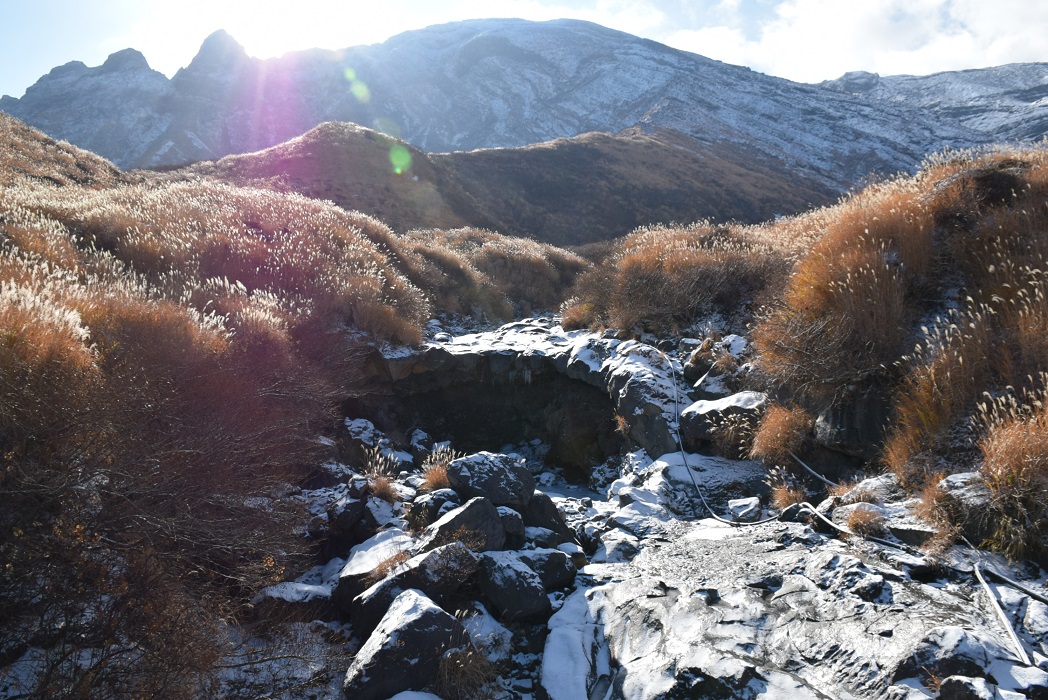 白銀の阿蘇へ・・・その２（仙酔峡周辺散策）。_f0016066_13141484.jpg