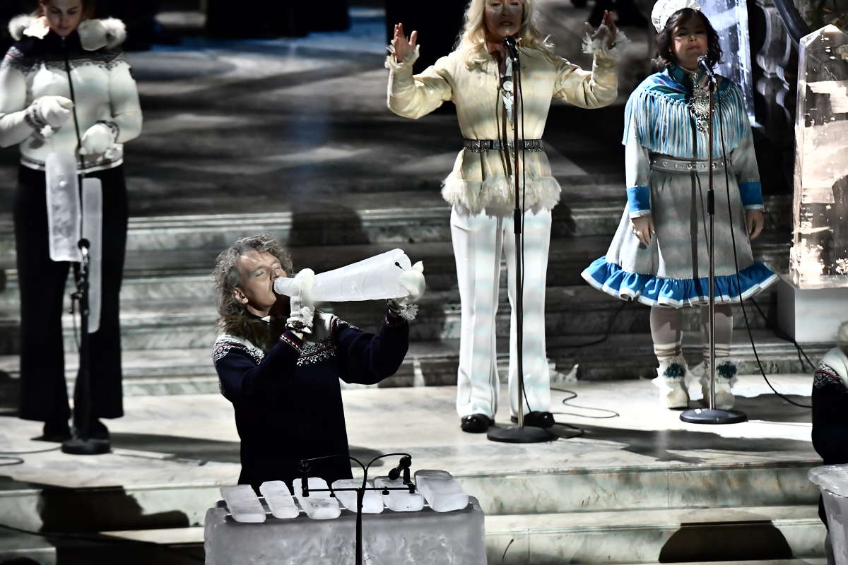 Terje Isungset (テリエ・イースングセット)- ノーベル賞受賞記念会で演奏_e0081206_3562370.jpg