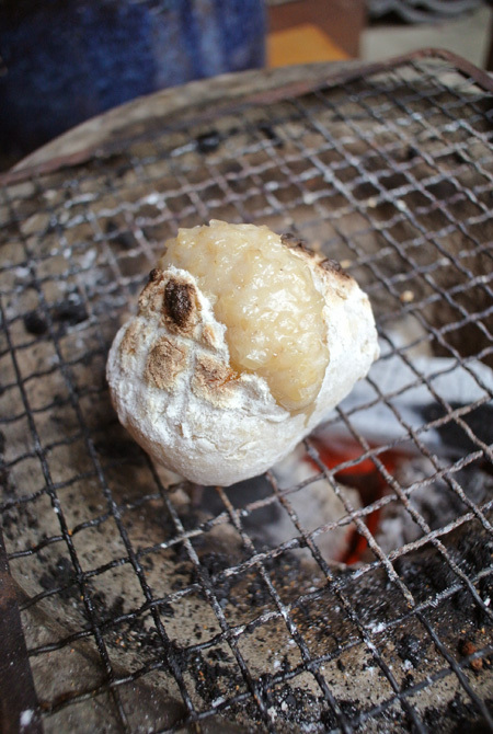 稲わらから作るしめ縄作り。 : グルグルつばめ食堂 稲わらから作るしめ縄作り。 : グルグルつばめ食堂