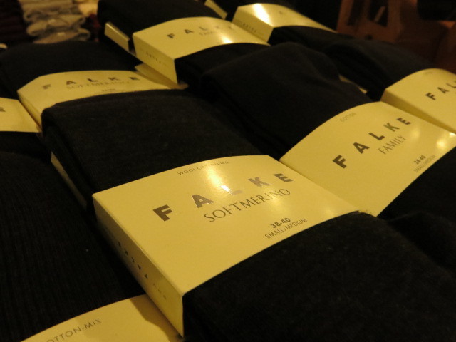 \"FALKE ELEGANT STEP / WALKIE / FAMILY TI / SOFTMERINO PLAIN TI / SOFTMERINO RIB TI\"ってこんなこと。_c0140560_09555628.jpg