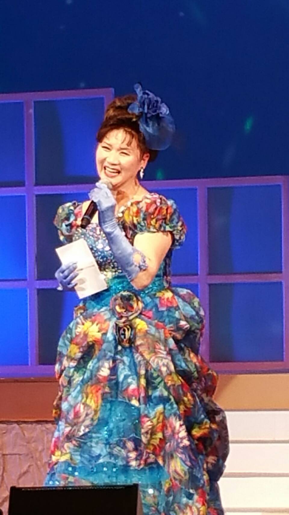 歌謡コンサートと審査員。_e0119092_11302861.jpg