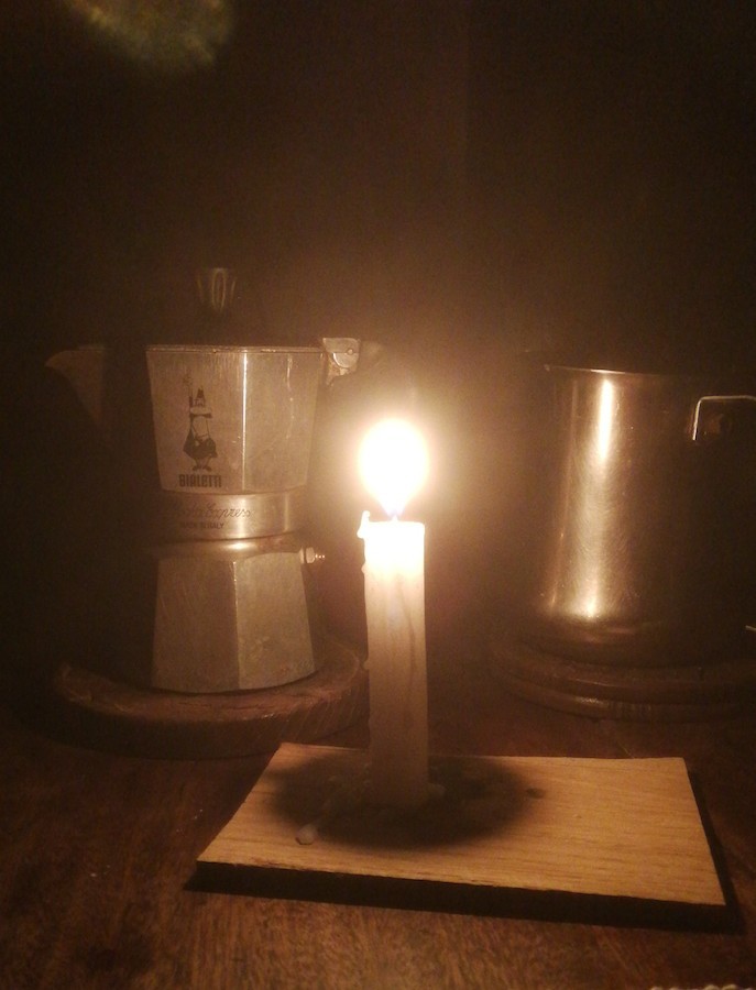 停電→ムーディな夜_f0106597_18354105.jpg