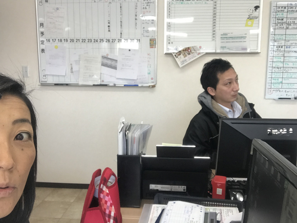 12月12日 火曜日のひとログヽ( ‘ω’ )ノ 本日Nさまプリウス納車♬♬ありがとうございます!ランクル・ハマー・アルファード_b0127002_16153180.jpg