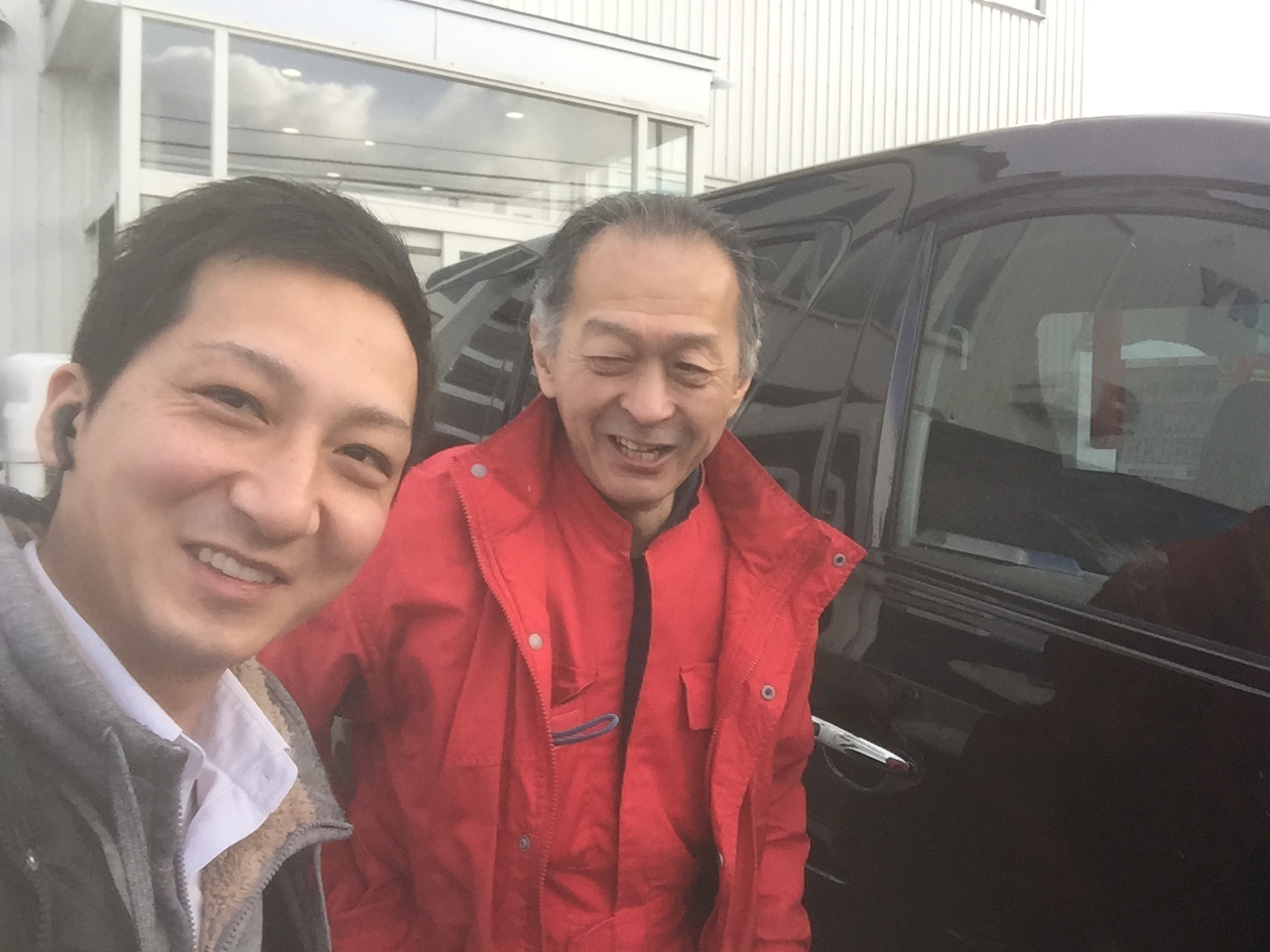 12月12日 火曜日のひとログヽ( ‘ω’ )ノ 本日Nさまプリウス納車♬♬ありがとうございます!ランクル・ハマー・アルファード_b0127002_17583311.jpg