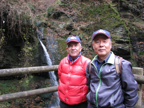 展望の山旅　奥秩父　大輪-三峰‐炭焼き平-霧藻ヶ峰_a0008664_16270808.jpg