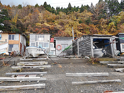 津軽海峡沿線に点在する小屋群_e0066586_12423763.jpg