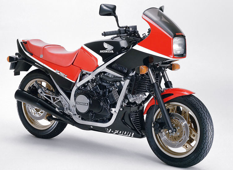 VF750F 〝Fast Freddie〝 AMA SuperBike Racer Replica 完成_e0196826_18313906.jpg