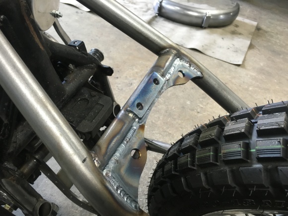 W650 シートベースの取り付け : CUSTOM REPORT W650 シートベースの取り付け : CUSTOM REPORT