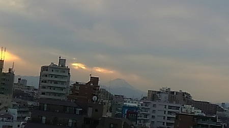 リハビリテーション病院から富士山が見えた_b0122645_19391752.jpg