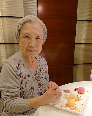 日本橋 アソチェレステ 母85歳になりました_a0264383_12485182.jpg
