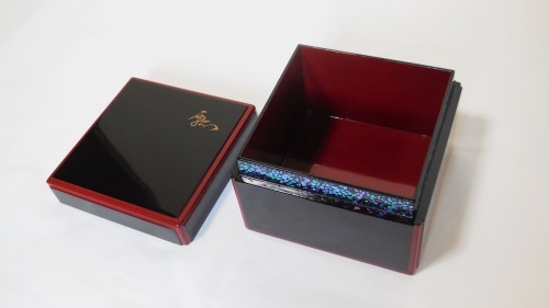 美術品を収める漆箱_c0213599_00163426.jpg