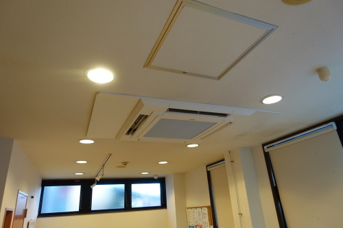 エアコン工事（歯科開業ブログ その８５３）_d0110757_08054387.jpg