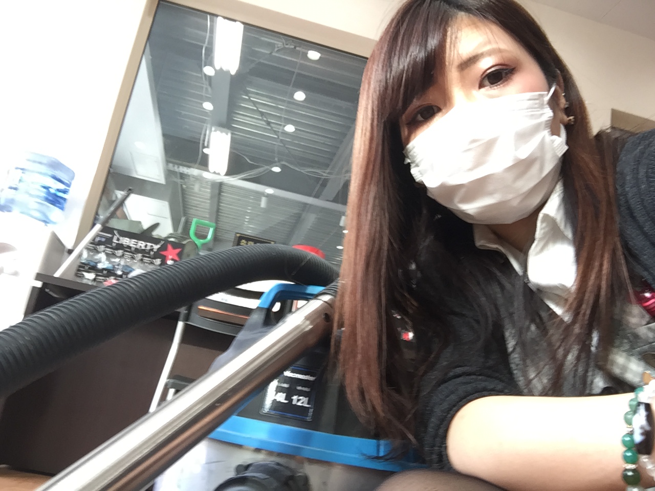 12月15日 金曜日のひとログ(´▽`)ローンサポート&自社ローン☆本店も鋭意撮影中★GOOカーセンサー掲載中♬_b0127002_16571276.jpg