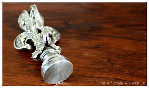 ouvre-lettre et sceau cachet 百合の紋章のレターオープナーとシーリンクスタンプ フランスアンティーク_d0184921_12505490.jpg