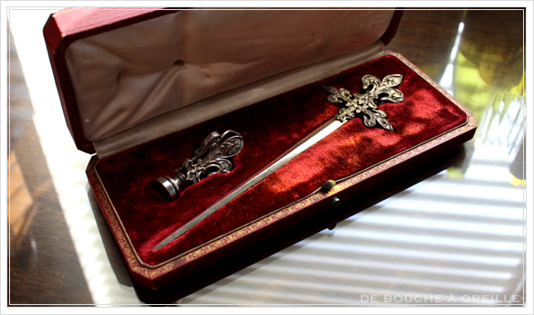ouvre-lettre et sceau cachet 百合の紋章のレターオープナーとシーリンクスタンプ フランスアンティーク_d0184921_13100821.jpg
