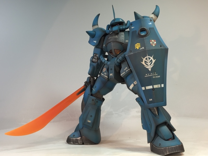 HY2M グフ 1/60 哀戦士 ランバラル グフ カラー塗装 サーベルLED化 HY2M グフ 1/60 哀戦士 ランバラル グフ カラー塗装 サーベルLED