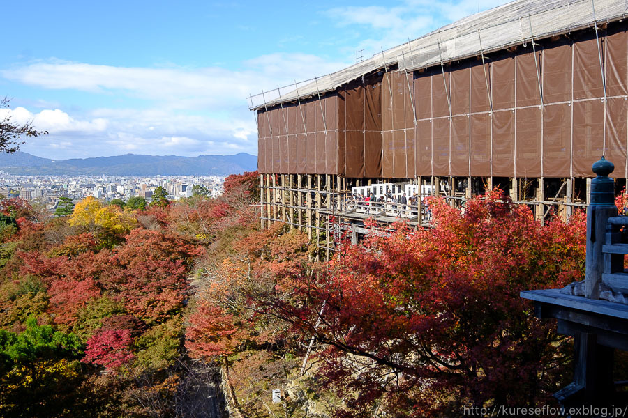 紅葉の清水寺は屋根葺替え工事中 ぴんぼけふぉとぶろぐ2