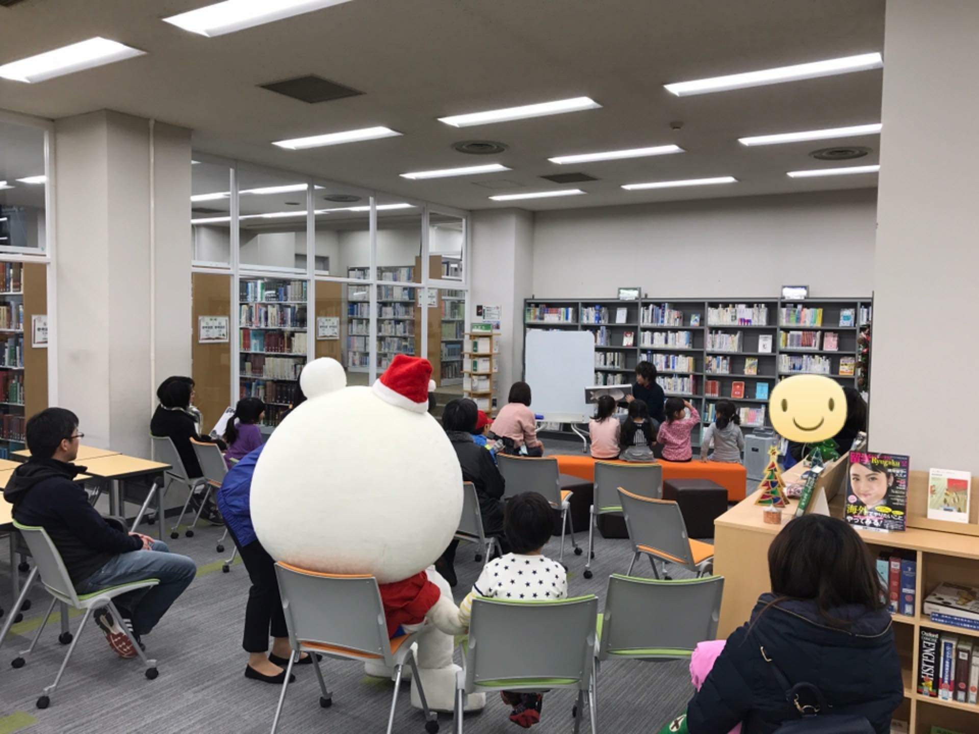 学生と図書館との協働☆絵本朗読会開催＆棚づくり_b0066960_15231058.jpg