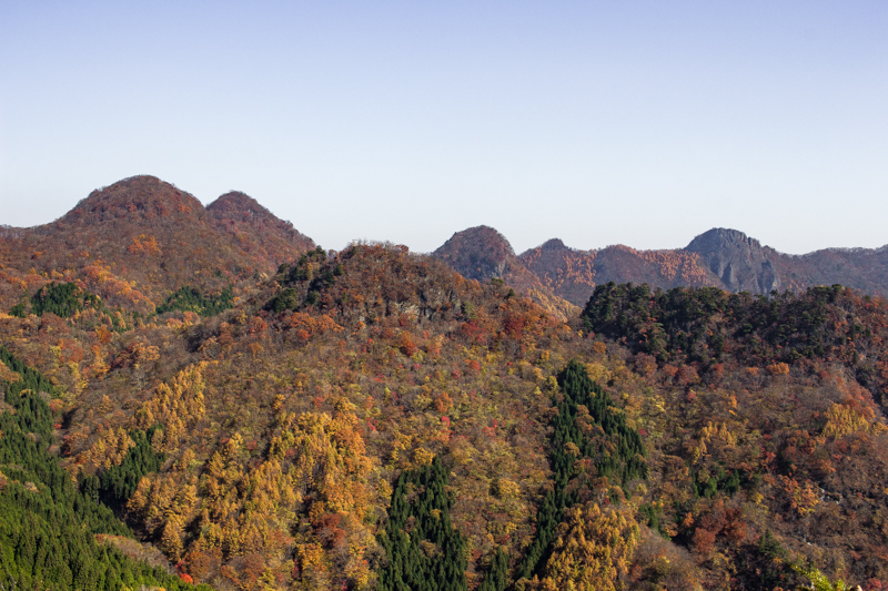 晩秋の岩峰　西上州のドロミテ_b0244811_23371592.jpg