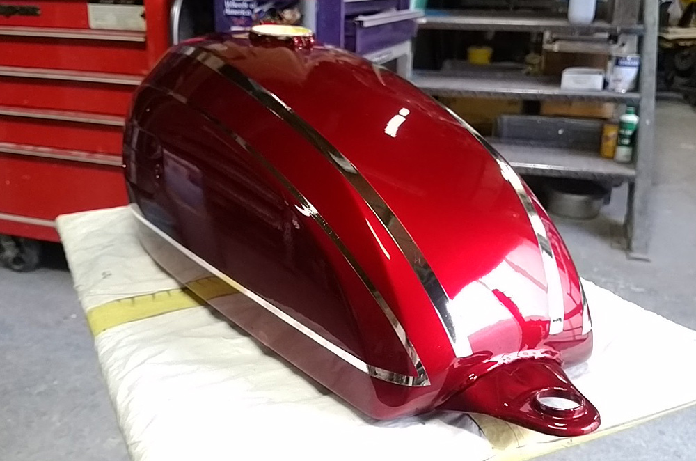 XS650Eのタンクの塗装とか。その2。_d0130115_18201850.jpg