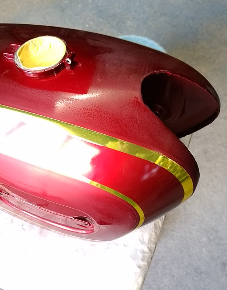 XS650Eのタンクの塗装とか。その2。_d0130115_18244345.jpg