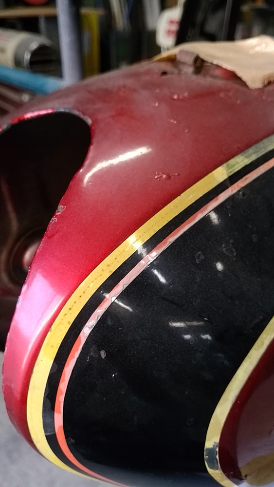 XS650Eのタンクの塗装とか。その2。_d0130115_18263282.jpg