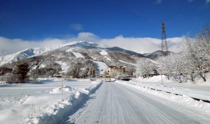 白馬までの道中至る所で雪降りに........何時もより大幅オーバーの10時間コース......._b0194185_19380343.jpg