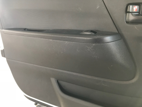 ハイエース 福祉車両 内装リペア なーべーのリペア奮闘記