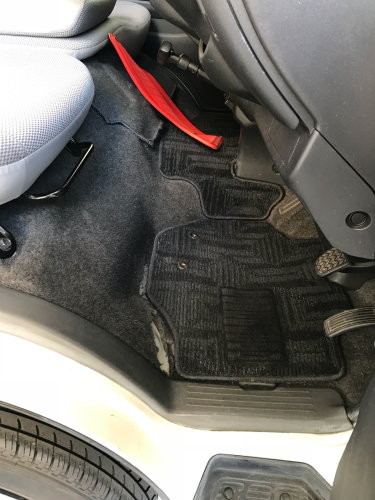 ハイエース 福祉車両 内装リペア なーべーのリペア奮闘記