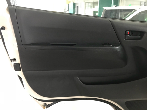 ハイエース 福祉車両 内装リペア なーべーのリペア奮闘記