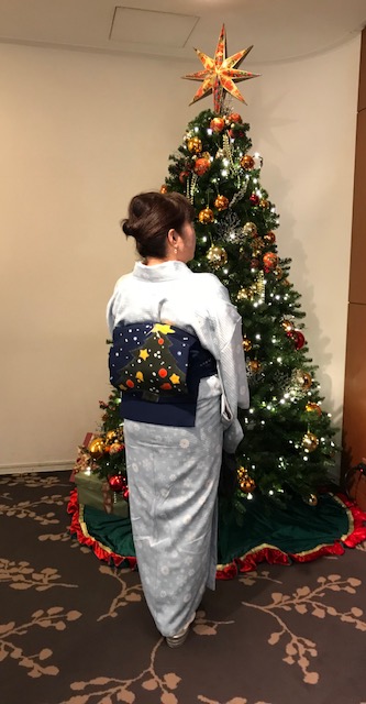 クリスマス会・野口・雪の結晶着物+藤井絞・ツリーの帯。_f0181251_18272857.jpg