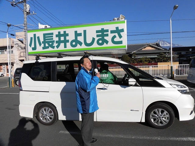 怒涛のように動き始め、応援弁士の市議の演説も力が入る中盤戦を迎えた富士市長選 2017_f0141310_09583081.jpg