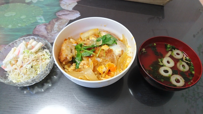 ひまわり荘&#127803;昼飯 かつ煮丼_c0357519_12362750.jpg