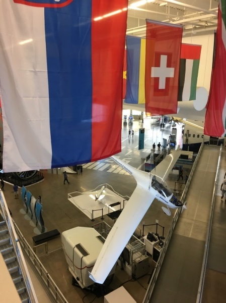 「Future of Flight（フューチャーオブフライト）」ボーイング社のエベレット工場見学は時間に余裕をもって行きたい。_f0054556_11373537.jpg