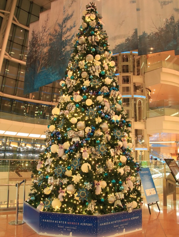 まもなくクリスマス 羽田空港 2タミにて!_d0202264_1220899.jpg