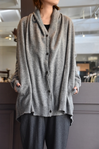 ４ WAY CASHMERE CARDIGAN_e0127399_19091756.jpg