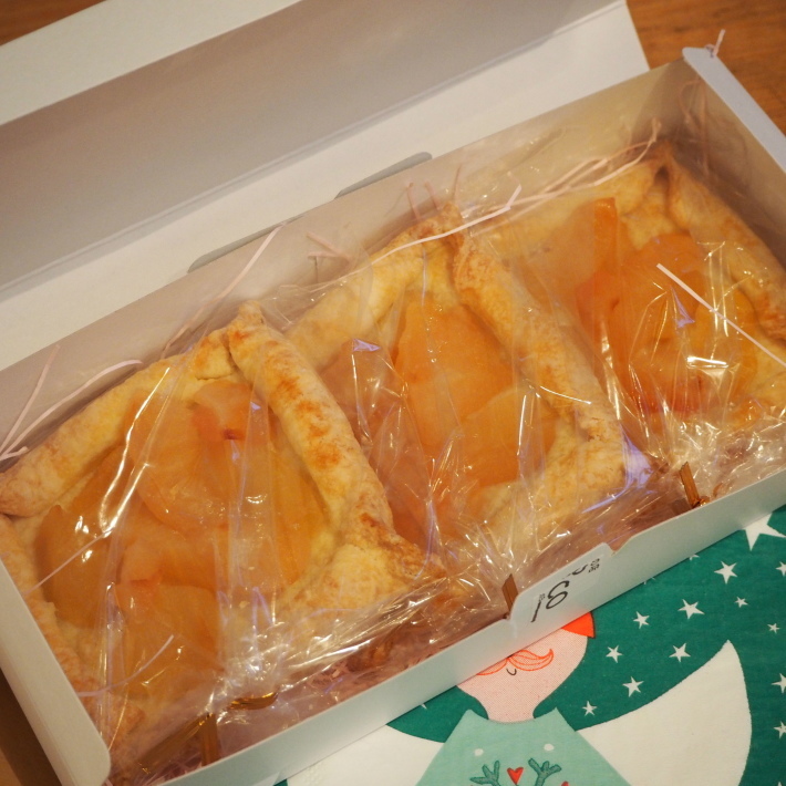 リンゴのタルティーヌ_b0378101_21203725.jpg