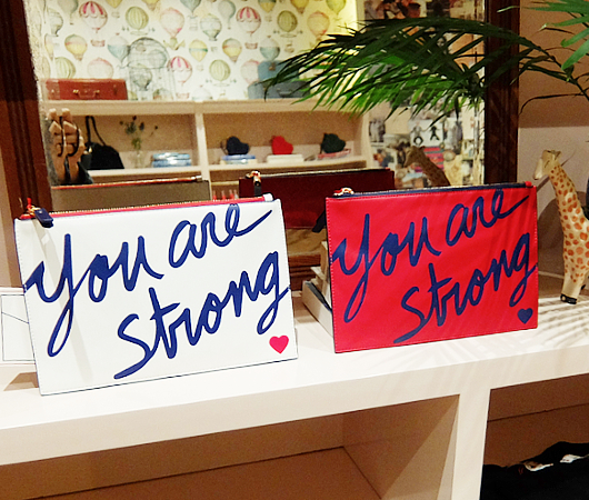 You are strong「あなたは強い」バッグ by ドリュー・バリモアさん_b0007805_2116142.jpg
