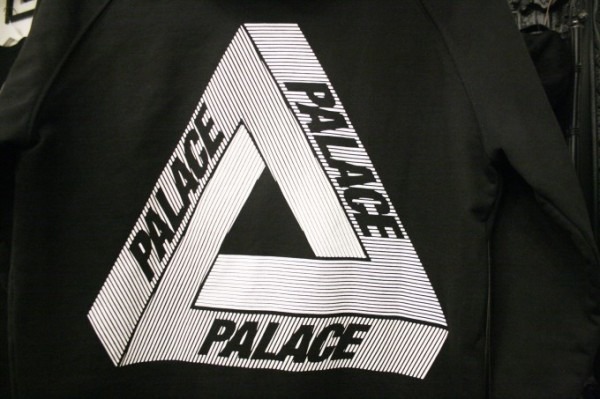 ヨーロッパ買い付け後記４１　チューリッヒのんびり　入荷PALACE SKATEBOARDS_f0180307_02503257.jpg