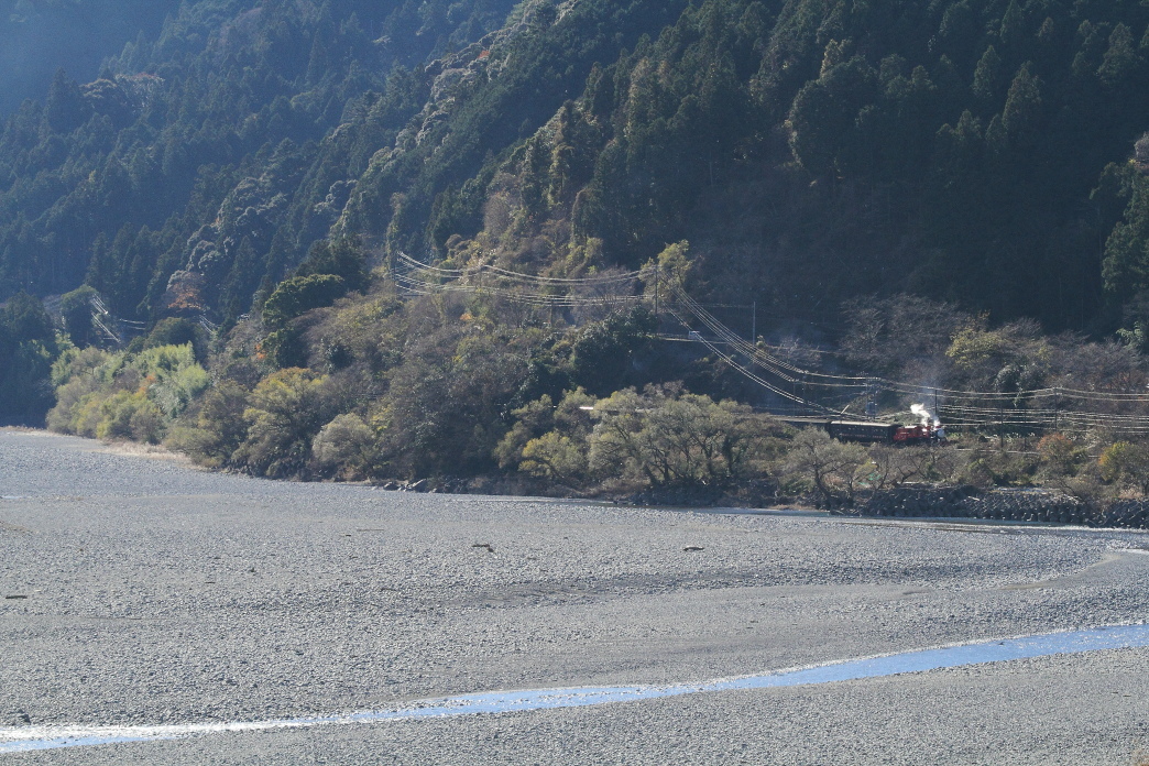 逆光に光るきかんしゃ - 大井川・2017年クリスマス -_b0190710_23141371.jpg