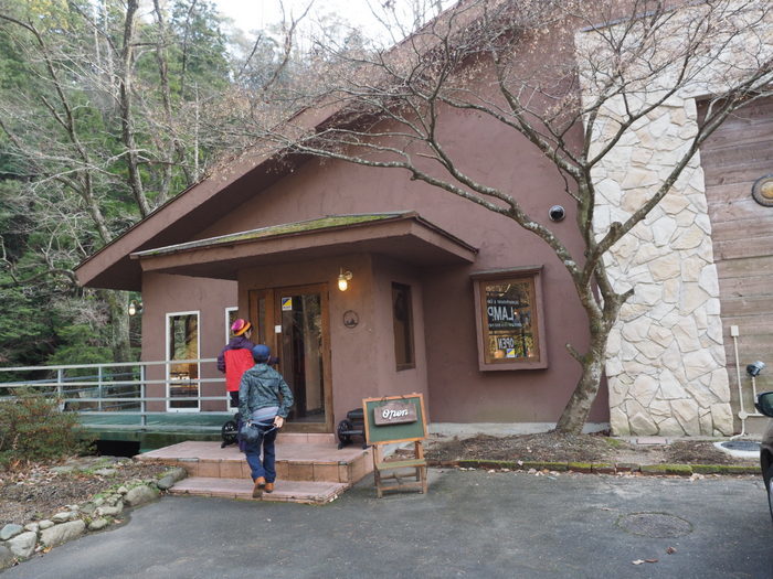 スリランカレストラン&カフェ LAMPで、遅いランチ_c0116915_23555730.jpg