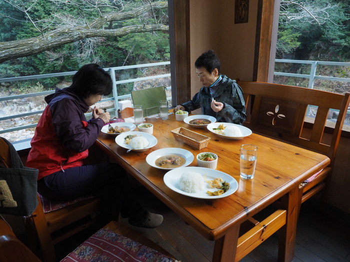 スリランカレストラン&カフェ LAMPで、遅いランチ_c0116915_23592727.jpg