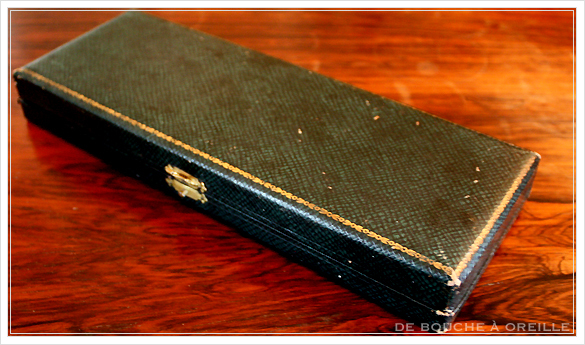 necessaire d\'ecriture ヤドリギをモチーフとした筆記用具のセット フランスアンティーク_d0184921_16261316.jpg