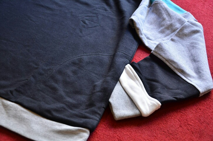 ionoiの新作\"KITSCH SWEAT\"_c0167336_2216556.jpg