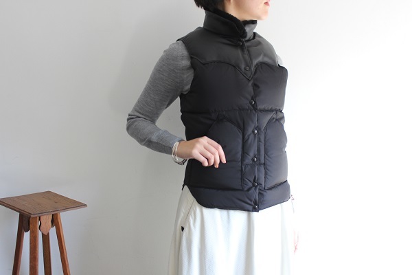 ダウンベストを主役に 。_b0110582_12081121.jpg