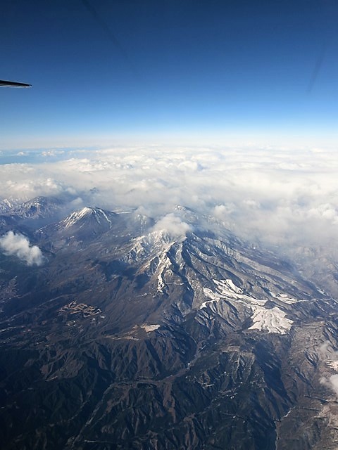 藤田八束の鉄道写真 伊丹空港から仙台空港へａｎａの旅 冠雪した蔵王の絶景 仙台平野を快走する貨物列車 金太郎 藤田八束の日記